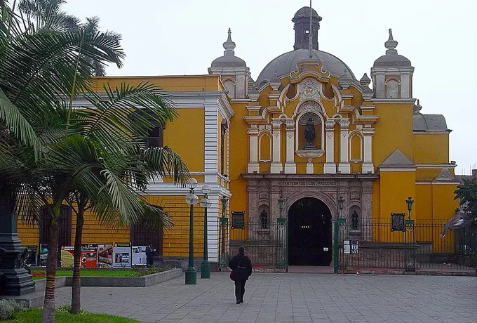 Parroquia Sagrado Corazón de Jesús "Los Huérfanos" - Cercado de Lima